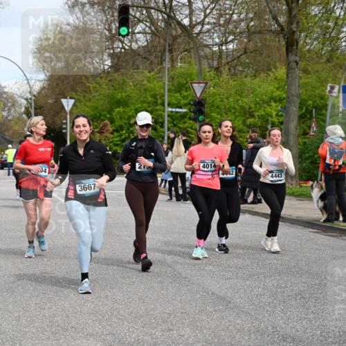 12.04.2026 - 45. Internationalen Wilhelmsburger Insellauf J. Mangold http://msf.ph/oto/9517966 12.04.2026 13:22:14 Ziel 5205, 4809, 2002, 2332, 2116, 3581, 3235, 3915, 5080, 4348, 5085, 3603, 3602, 5092, 2246, 5192, 5171, 3162, 4443, 4442, 3746, 5290, 5290, 3057, 3667, 5304, 4210, 4014, 2158, 2158, 5314 meine-sportfotos.de