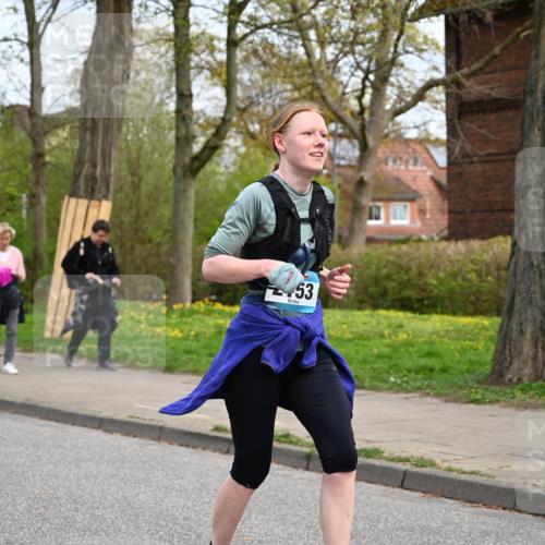 12.04.2026 - 45. Internationalen Wilhelmsburger Insellauf J. Mangold http://msf.ph/oto/9518045 12.04.2026 13:22:42 Ziel 4210, 4014, 2158, 5314, 4557, 2153, 5262, 4593, 4708, 3774, 4358, 5223, 3336, 3783 meine-sportfotos.de