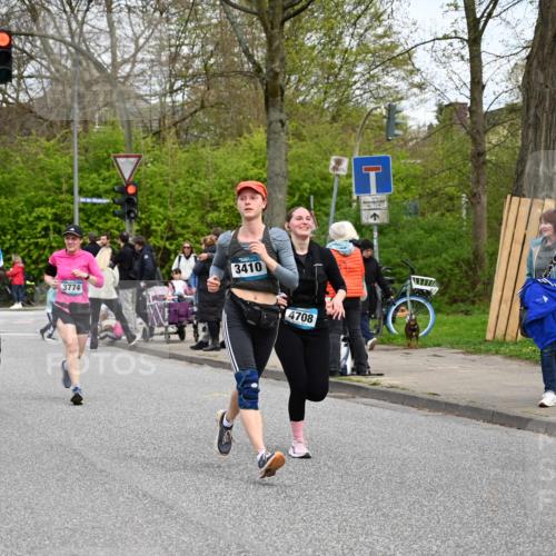 12.04.2026 - 45. Internationalen Wilhelmsburger Insellauf J. Mangold http://msf.ph/oto/9518081 12.04.2026 13:22:49 Ziel 4014, 2158, 5314, 4557, 2153, 5262, 4593, 4708, 3774, 4358, 5223, 5223, 3336, 3783, 3498, 3478, 4176, 5505, 3471 meine-sportfotos.de