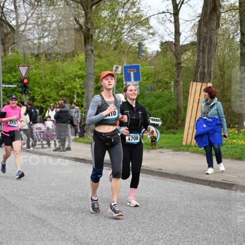 12.04.2026 - 45. Internationalen Wilhelmsburger Insellauf J. Mangold http://msf.ph/oto/9518085 12.04.2026 13:22:50 Ziel 2158, 5314, 4557, 2153, 5262, 4593, 4708, 4708, 3774, 4358, 5223, 3336, 3783, 3498, 3478, 4176, 5505, 3471 meine-sportfotos.de