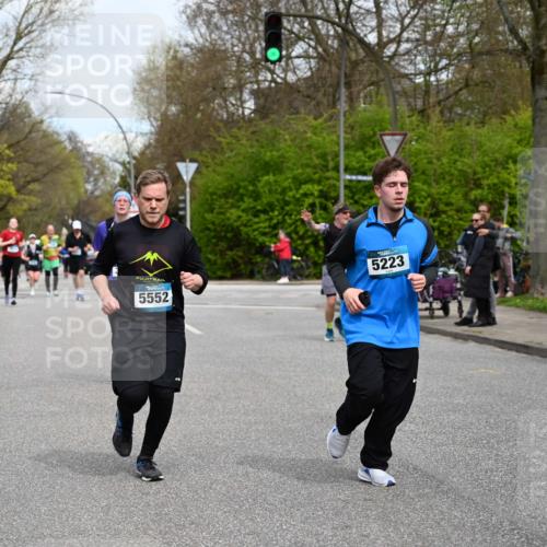 12.04.2026 - 45. Internationalen Wilhelmsburger Insellauf J. Mangold http://msf.ph/oto/9518156 12.04.2026 13:23:00 Ziel 5314, 4557, 2153, 5262, 4593, 4708, 3774, 4358, 5223, 3336, 3783, 3498, 3478, 4176, 5505, 5505, 3471, 3814, 2716, 3730, 3353 meine-sportfotos.de