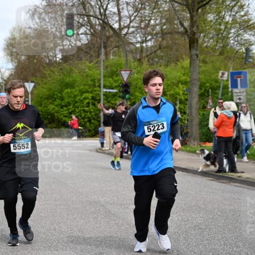 12.04.2026 - 45. Internationalen Wilhelmsburger Insellauf J. Mangold http://msf.ph/oto/9518161 12.04.2026 13:23:01 Ziel 5314, 4557, 2153, 5262, 4593, 4708, 3774, 4358, 5223, 5223, 3336, 3783, 3498, 3478, 4176, 5505, 3471, 3471, 3814, 2716, 3730, 3353 meine-sportfotos.de