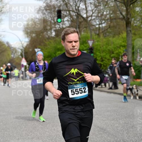 12.04.2026 - 45. Internationalen Wilhelmsburger Insellauf J. Mangold http://msf.ph/oto/9518172 12.04.2026 13:23:02 Ziel 5314, 4557, 2153, 5262, 4593, 4708, 3774, 4358, 5223, 3336, 3783, 3498, 3478, 4176, 5505, 3471, 3814, 2716, 3730, 3353 meine-sportfotos.de