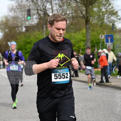 12.04.2026 - 45. Internationalen Wilhelmsburger Insellauf J. Mangold http://msf.ph/oto/9518175 12.04.2026 13:23:02 Ziel 5314, 4557, 2153, 5262, 4593, 4708, 3774, 4358, 5223, 3336, 3783, 3498, 3478, 4176, 5505, 3471, 3814, 2716, 3730, 3353 meine-sportfotos.de