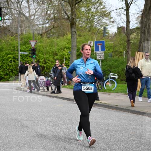 12.04.2026 - 45. Internationalen Wilhelmsburger Insellauf J. Mangold http://msf.ph/oto/9518192 12.04.2026 13:23:06 Ziel 4557, 2153, 5262, 4593, 4708, 3774, 4358, 5223, 3336, 3783, 3498, 3478, 4176, 5505, 3471, 3814, 2716, 3730, 3353, 2766 meine-sportfotos.de