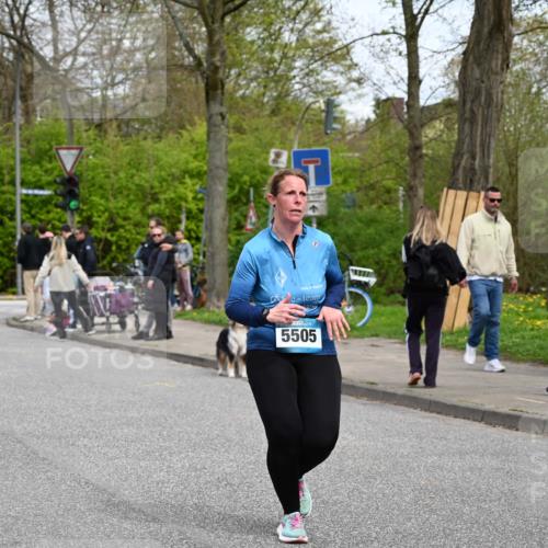 12.04.2026 - 45. Internationalen Wilhelmsburger Insellauf J. Mangold http://msf.ph/oto/9518194 12.04.2026 13:23:06 Ziel 4557, 2153, 5262, 4593, 4708, 3774, 4358, 5223, 3336, 3783, 3498, 3478, 4176, 5505, 3471, 3814, 2716, 3730, 3353, 2766 meine-sportfotos.de