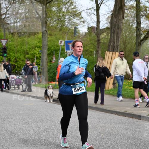 12.04.2026 - 45. Internationalen Wilhelmsburger Insellauf J. Mangold http://msf.ph/oto/9518196 12.04.2026 13:23:07 Ziel 2153, 5262, 4593, 4708, 3774, 4358, 5223, 3336, 3783, 3498, 3498, 3478, 4176, 5505, 3471, 3814, 2716, 2716, 3730, 3353, 2766, 5622 meine-sportfotos.de