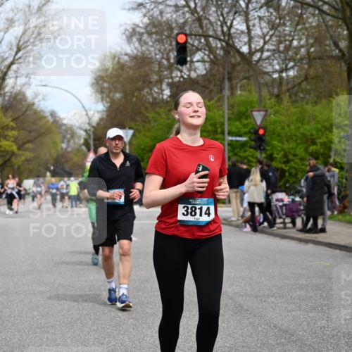 12.04.2026 - 45. Internationalen Wilhelmsburger Insellauf J. Mangold http://msf.ph/oto/9518212 12.04.2026 13:23:11 Ziel 4593, 4708, 3774, 4358, 5223, 3336, 3783, 3498, 3478, 4176, 4176, 5505, 3471, 3814, 2716, 3730, 3353, 2766, 5622, 3739 meine-sportfotos.de