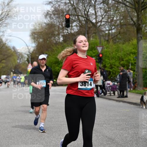 12.04.2026 - 45. Internationalen Wilhelmsburger Insellauf J. Mangold http://msf.ph/oto/9518214 12.04.2026 13:23:11 Ziel 4593, 4708, 3774, 4358, 5223, 3336, 3783, 3498, 3478, 4176, 4176, 5505, 3471, 3814, 2716, 3730, 3353, 2766, 5622, 3739 meine-sportfotos.de