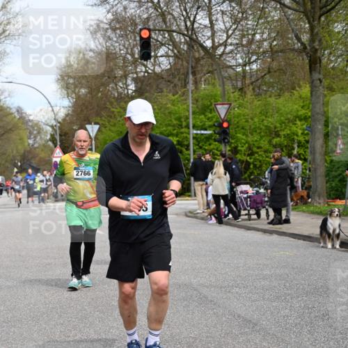 12.04.2026 - 45. Internationalen Wilhelmsburger Insellauf J. Mangold http://msf.ph/oto/9518226 12.04.2026 13:23:12 Ziel 4708, 3774, 4358, 5223, 3336, 3783, 3498, 3478, 4176, 5505, 5505, 3471, 3814, 2716, 3730, 3353, 2766, 5622, 3739, 5209, 5212 meine-sportfotos.de