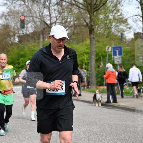 12.04.2026 - 45. Internationalen Wilhelmsburger Insellauf J. Mangold http://msf.ph/oto/9518237 12.04.2026 13:23:13 Ziel 4708, 3774, 4358, 5223, 3336, 3783, 3498, 3478, 4176, 5505, 3471, 3471, 3814, 2716, 3730, 3353, 2766, 5622, 3739, 5209, 5212 meine-sportfotos.de
