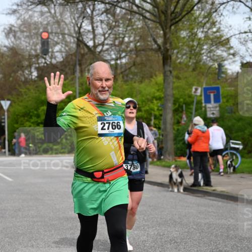 12.04.2026 - 45. Internationalen Wilhelmsburger Insellauf J. Mangold http://msf.ph/oto/9518251 12.04.2026 13:23:15 Ziel 4708, 3774, 4358, 5223, 3336, 3783, 3498, 3478, 4176, 5505, 3471, 3814, 2716, 3730, 3353, 2766, 5622, 3739, 5209, 5212, 2802, 2803 meine-sportfotos.de