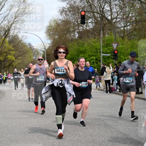 12.04.2026 - 45. Internationalen Wilhelmsburger Insellauf J. Mangold http://msf.ph/oto/9518277 12.04.2026 13:23:25 Ziel 5223, 3336, 3783, 3498, 3478, 4176, 5505, 3471, 3814, 2716, 3730, 3353, 2766, 5622, 3739, 5209, 5212, 2802, 2803, 3258, 3259, 4073, 4292, 4517, 3872 meine-sportfotos.de