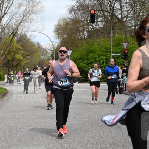 12.04.2026 - 45. Internationalen Wilhelmsburger Insellauf J. Mangold http://msf.ph/oto/9518294 12.04.2026 13:23:27 Ziel 3336, 3783, 3498, 3478, 4176, 5505, 3471, 3814, 2716, 3730, 3353, 2766, 5622, 3739, 5209, 5212, 2802, 2803, 2803, 3258, 3259, 4073, 4292, 4517, 3872, 5017 meine-sportfotos.de