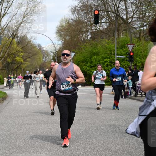 12.04.2026 - 45. Internationalen Wilhelmsburger Insellauf J. Mangold http://msf.ph/oto/9518295 12.04.2026 13:23:27 Ziel 3336, 3783, 3498, 3478, 4176, 5505, 3471, 3814, 2716, 3730, 3353, 2766, 5622, 3739, 5209, 5212, 2802, 2803, 2803, 3258, 3259, 4073, 4292, 4517, 3872, 5017 meine-sportfotos.de