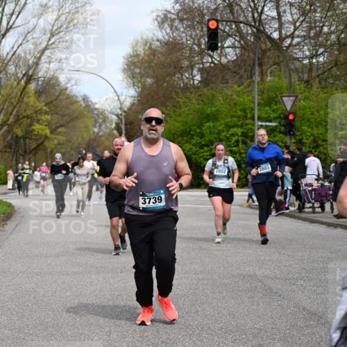 12.04.2026 - 45. Internationalen Wilhelmsburger Insellauf J. Mangold http://msf.ph/oto/9518297 12.04.2026 13:23:27 Ziel 3336, 3783, 3498, 3478, 4176, 5505, 3471, 3814, 2716, 3730, 3353, 2766, 5622, 3739, 5209, 5212, 2802, 2803, 2803, 3258, 3259, 4073, 4292, 4517, 3872, 5017 meine-sportfotos.de