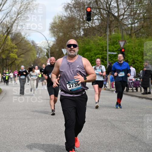 12.04.2026 - 45. Internationalen Wilhelmsburger Insellauf J. Mangold http://msf.ph/oto/9518304 12.04.2026 13:23:27 Ziel 3336, 3783, 3498, 3478, 4176, 5505, 3471, 3814, 2716, 3730, 3353, 2766, 5622, 3739, 5209, 5212, 2802, 2803, 2803, 3258, 3259, 4073, 4292, 4517, 3872, 5017 meine-sportfotos.de