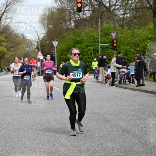 12.04.2026 - 45. Internationalen Wilhelmsburger Insellauf J. Mangold http://msf.ph/oto/9518379 12.04.2026 13:23:41 Ziel 3814, 2716, 3730, 3353, 2766, 5622, 3739, 5209, 5212, 2802, 2803, 3258, 3259, 4073, 4292, 4517, 3872, 5017, 3871, 3871, 5632, 4365, 3267, 2562, 5356, 5355 meine-sportfotos.de
