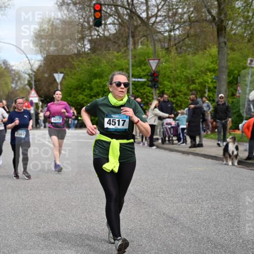 12.04.2026 - 45. Internationalen Wilhelmsburger Insellauf J. Mangold http://msf.ph/oto/9518385 12.04.2026 13:23:41 Ziel 3814, 2716, 3730, 3353, 2766, 5622, 3739, 5209, 5212, 2802, 2803, 3258, 3259, 4073, 4292, 4517, 3872, 5017, 3871, 3871, 5632, 4365, 3267, 2562, 5356, 5355 meine-sportfotos.de