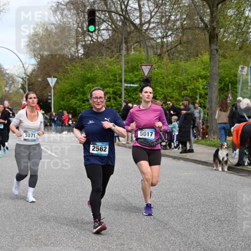 12.04.2026 - 45. Internationalen Wilhelmsburger Insellauf J. Mangold http://msf.ph/oto/9518403 12.04.2026 13:23:43 Ziel 2716, 3730, 3353, 2766, 5622, 3739, 5209, 5212, 2802, 2803, 3258, 3259, 4073, 4292, 4517, 3872, 5017, 3871, 5632, 4365, 3267, 2562, 4365, 3267, 2562, 5356, 5355, 4567 meine-sportfotos.de