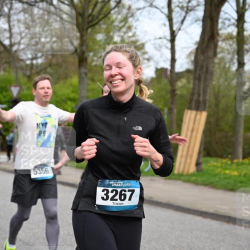 12.04.2026 - 45. Internationalen Wilhelmsburger Insellauf J. Mangold http://msf.ph/oto/9518456 12.04.2026 13:23:52 Ziel 2766, 5622, 3739, 5209, 5212, 2802, 2803, 3258, 3259, 4073, 4292, 4517, 3872, 5017, 3871, 5632, 4365, 3267, 2562, 5356, 5355, 4567, 2145 meine-sportfotos.de