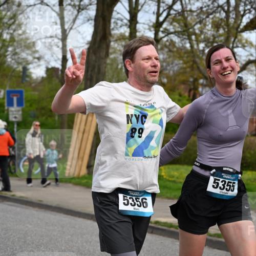 12.04.2026 - 45. Internationalen Wilhelmsburger Insellauf J. Mangold http://msf.ph/oto/9518468 12.04.2026 13:23:53 Ziel 2766, 5622, 3739, 5209, 5212, 2802, 2803, 3258, 3259, 4073, 4292, 4517, 3872, 5017, 3871, 3871, 5632, 4365, 3267, 2562, 5356, 5355, 4567, 2145 meine-sportfotos.de