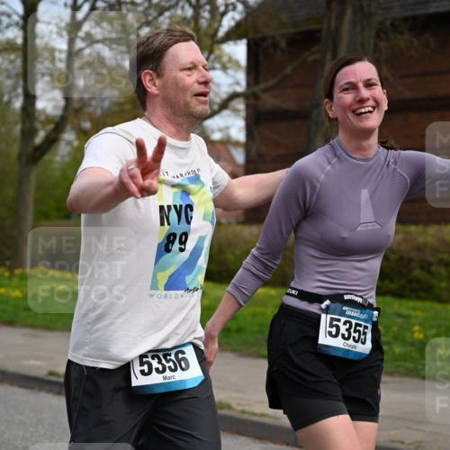 12.04.2026 - 45. Internationalen Wilhelmsburger Insellauf J. Mangold http://msf.ph/oto/9518471 12.04.2026 13:23:54 Ziel 5622, 3739, 5209, 5212, 2802, 2803, 3258, 3259, 4073, 4292, 4517, 3872, 5017, 3871, 5632, 5632, 4365, 3267, 2562, 5356, 5355, 4567, 2145 meine-sportfotos.de