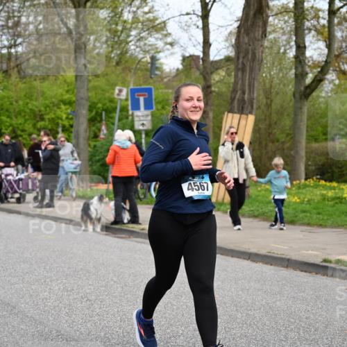 12.04.2026 - 45. Internationalen Wilhelmsburger Insellauf J. Mangold http://msf.ph/oto/9518487 12.04.2026 13:23:56 Ziel 5622, 3739, 5209, 5212, 2802, 2803, 3258, 3259, 4073, 4292, 4517, 3872, 5017, 3871, 5632, 4365, 3267, 2562, 5356, 5355, 4567, 2145, 3936 meine-sportfotos.de