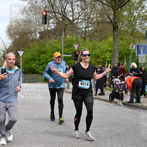 12.04.2026 - 45. Internationalen Wilhelmsburger Insellauf J. Mangold http://msf.ph/oto/9518524 12.04.2026 13:24:15 Ziel 5017, 3871, 5632, 4365, 3267, 2562, 5356, 5355, 4567, 2145, 3936, 4908, 4016, 2111, 2112, 2290, 4812, 4812, 2990, 2991, 2012 meine-sportfotos.de