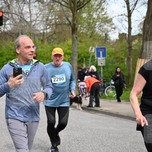 12.04.2026 - 45. Internationalen Wilhelmsburger Insellauf J. Mangold http://msf.ph/oto/9518537 12.04.2026 13:24:17 Ziel 3871, 5632, 4365, 3267, 2562, 5356, 5355, 4567, 2145, 3936, 4908, 4016, 2111, 2112, 2290, 4812, 2990, 2991, 2012, 5021 meine-sportfotos.de