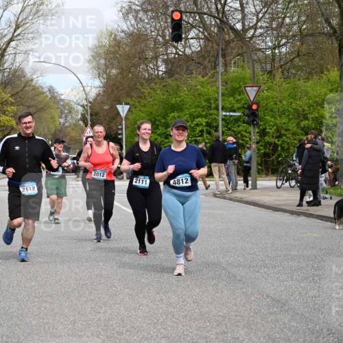 12.04.2026 - 45. Internationalen Wilhelmsburger Insellauf J. Mangold http://msf.ph/oto/9518542 12.04.2026 13:24:18 Ziel 3871, 5632, 4365, 3267, 2562, 5356, 5355, 4567, 2145, 3936, 4908, 4016, 2111, 2112, 2290, 4812, 2990, 2991, 2012, 5021, 4751 meine-sportfotos.de