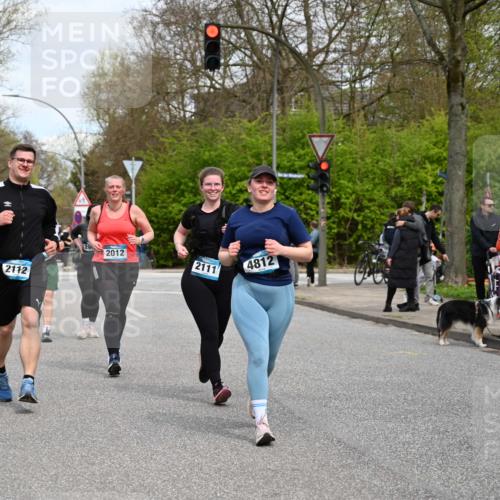12.04.2026 - 45. Internationalen Wilhelmsburger Insellauf J. Mangold http://msf.ph/oto/9518549 12.04.2026 13:24:18 Ziel 3871, 5632, 4365, 3267, 2562, 5356, 5355, 4567, 2145, 3936, 4908, 4016, 2111, 2112, 2290, 4812, 2990, 2991, 2012, 5021, 4751 meine-sportfotos.de