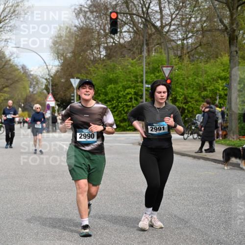 12.04.2026 - 45. Internationalen Wilhelmsburger Insellauf J. Mangold http://msf.ph/oto/9518577 12.04.2026 13:24:22 Ziel 5356, 5355, 4567, 2145, 3936, 4908, 4016, 4908, 4016, 2111, 2112, 2290, 4812, 2990, 2991, 2012, 5021, 4751, 2558, 2557 meine-sportfotos.de