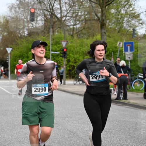 12.04.2026 - 45. Internationalen Wilhelmsburger Insellauf J. Mangold http://msf.ph/oto/9518587 12.04.2026 13:24:23 Ziel 4567, 2145, 3936, 4908, 4016, 2111, 2112, 2290, 4812, 2990, 2991, 2012, 5021, 4751, 2558, 2557 meine-sportfotos.de