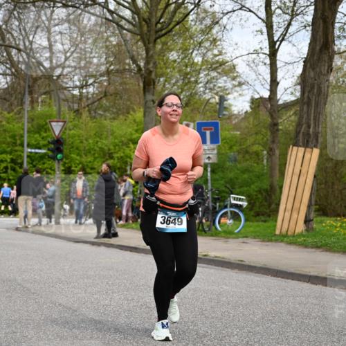 12.04.2026 - 45. Internationalen Wilhelmsburger Insellauf J. Mangold http://msf.ph/oto/9518728 12.04.2026 13:25:20 Ziel 2848, 2258, 2257, 2718, 5152, 5757, 3649, 4604, 4790, 2717, 4431, 3023, 3024 meine-sportfotos.de