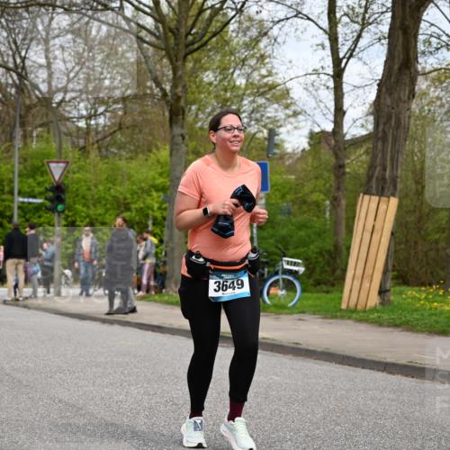 12.04.2026 - 45. Internationalen Wilhelmsburger Insellauf J. Mangold http://msf.ph/oto/9518729 12.04.2026 13:25:20 Ziel 2848, 2258, 2257, 2718, 5152, 5757, 3649, 4604, 4790, 2717, 4431, 3023, 3024 meine-sportfotos.de