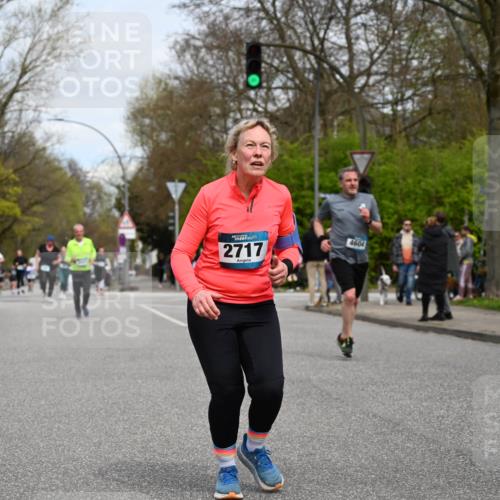 12.04.2026 - 45. Internationalen Wilhelmsburger Insellauf J. Mangold http://msf.ph/oto/9518741 12.04.2026 13:25:22 Ziel 2848, 2258, 2257, 2718, 5152, 5757, 3649, 4604, 4790, 2717, 2717, 4431, 3023, 3024, 2881 meine-sportfotos.de