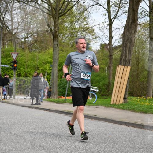 12.04.2026 - 45. Internationalen Wilhelmsburger Insellauf J. Mangold http://msf.ph/oto/9518753 12.04.2026 13:25:24 Ziel 2848, 2258, 2257, 2718, 5152, 5757, 3649, 4604, 4790, 2717, 4431, 3023, 3024, 2881 meine-sportfotos.de