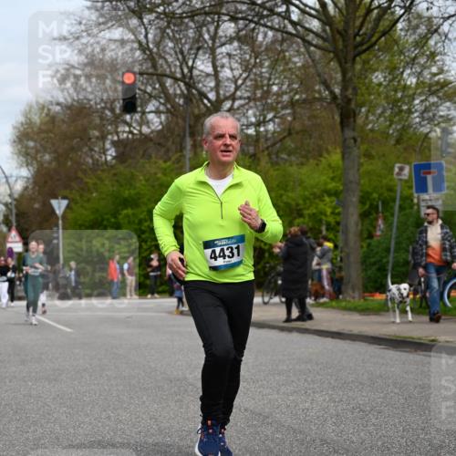 12.04.2026 - 45. Internationalen Wilhelmsburger Insellauf J. Mangold http://msf.ph/oto/9518781 12.04.2026 13:25:29 Ziel 2848, 2258, 2257, 2718, 5152, 5757, 3649, 4604, 4790, 2717, 4431, 3023, 3024, 2881, 4064, 4684 meine-sportfotos.de