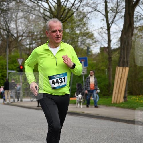 12.04.2026 - 45. Internationalen Wilhelmsburger Insellauf J. Mangold http://msf.ph/oto/9518790 12.04.2026 13:25:30 Ziel 2848, 2258, 2257, 2718, 5152, 5757, 3649, 4604, 4790, 2717, 4431, 3023, 3023, 3024, 2881, 4064, 4684 meine-sportfotos.de