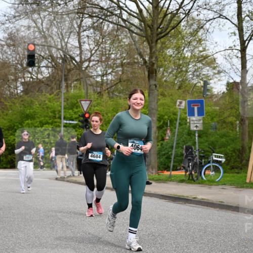 12.04.2026 - 45. Internationalen Wilhelmsburger Insellauf J. Mangold http://msf.ph/oto/9518799 12.04.2026 13:25:37 Ziel 2718, 5152, 5757, 3649, 4604, 4790, 2717, 4431, 3023, 3024, 2881, 4064, 4684, 2298, 4839, 4840, 4774 meine-sportfotos.de