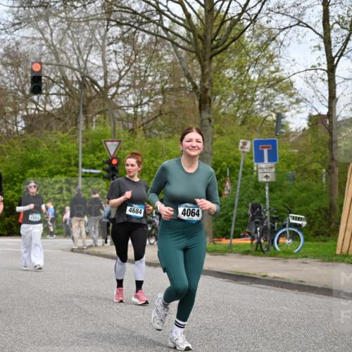 12.04.2026 - 45. Internationalen Wilhelmsburger Insellauf J. Mangold http://msf.ph/oto/9518800 12.04.2026 13:25:37 Ziel 2718, 5152, 5757, 3649, 4604, 4790, 2717, 4431, 3023, 3024, 2881, 4064, 4684, 2298, 4839, 4840, 4774 meine-sportfotos.de