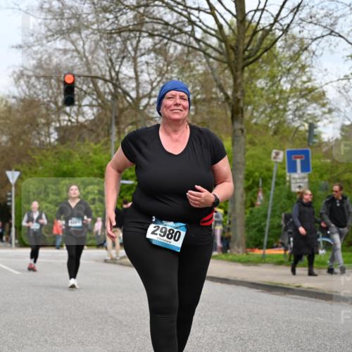 12.04.2026 - 45. Internationalen Wilhelmsburger Insellauf J. Mangold http://msf.ph/oto/9518834 12.04.2026 13:25:42 Ziel 5152, 5757, 3649, 4604, 4790, 2717, 4431, 3023, 3023, 3024, 2881, 4064, 4684, 2298, 4839, 4840, 4774, 4881, 4049 meine-sportfotos.de