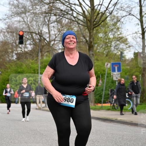 12.04.2026 - 45. Internationalen Wilhelmsburger Insellauf J. Mangold http://msf.ph/oto/9518837 12.04.2026 13:25:43 Ziel 5152, 5757, 3649, 4604, 4790, 2717, 4431, 3023, 3024, 3024, 2881, 4064, 4684, 2298, 2298, 4839, 4840, 4774, 4881, 4049 meine-sportfotos.de