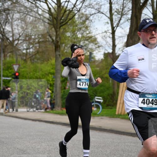 12.04.2026 - 45. Internationalen Wilhelmsburger Insellauf J. Mangold http://msf.ph/oto/9518875 12.04.2026 13:25:55 Ziel 4604, 4790, 2717, 4431, 3023, 3024, 2881, 4064, 4684, 2298, 2298, 4839, 4840, 4774, 4881, 4049, 4411, 5206, 2360, 5245, 2933, 2359 meine-sportfotos.de