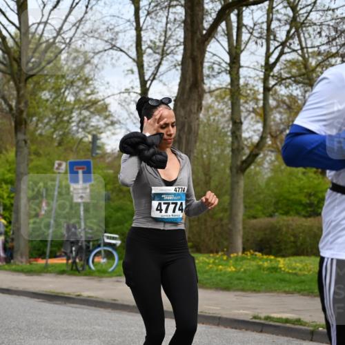 12.04.2026 - 45. Internationalen Wilhelmsburger Insellauf J. Mangold http://msf.ph/oto/9518881 12.04.2026 13:25:55 Ziel 4604, 4790, 2717, 4431, 3023, 3024, 2881, 4064, 4684, 2298, 2298, 4839, 4840, 4774, 4881, 4049, 4411, 5206, 2360, 5245, 2933, 2359 meine-sportfotos.de
