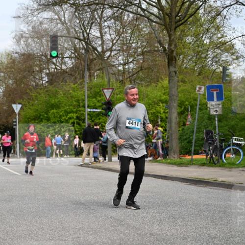 12.04.2026 - 45. Internationalen Wilhelmsburger Insellauf J. Mangold http://msf.ph/oto/9518907 12.04.2026 13:26:02 Ziel 4431, 3023, 3024, 2881, 4064, 4684, 2298, 4839, 4840, 4774, 4881, 4049, 4411, 4411, 5206, 2360, 5245, 2933, 2359, 4124, 2980, 3640 meine-sportfotos.de