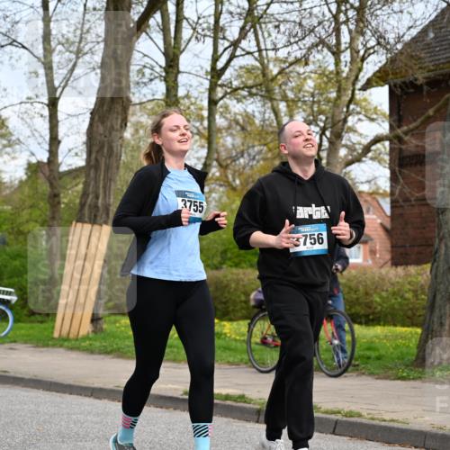 12.04.2026 - 45. Internationalen Wilhelmsburger Insellauf J. Mangold http://msf.ph/oto/9519042 12.04.2026 13:26:39 Ziel 4411, 5206, 2360, 5245, 2933, 2359, 4124, 2980, 3640, 2721, 3756, 3755, 2968, 2306, 2969, 3888, 3960, 3955 meine-sportfotos.de