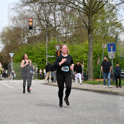 12.04.2026 - 45. Internationalen Wilhelmsburger Insellauf J. Mangold http://msf.ph/oto/9519048 12.04.2026 13:26:41 Ziel 5206, 2360, 5245, 2933, 2359, 4124, 2980, 3640, 2721, 3756, 3755, 2968, 2968, 2306, 2969, 3888, 3960, 3955 meine-sportfotos.de