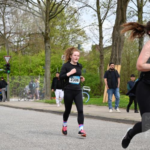 12.04.2026 - 45. Internationalen Wilhelmsburger Insellauf J. Mangold http://msf.ph/oto/9519074 12.04.2026 13:26:46 Ziel 2980, 3640, 2721, 3756, 3755, 2968, 2306, 2969, 2969, 3888, 3960, 3955, 4900 meine-sportfotos.de